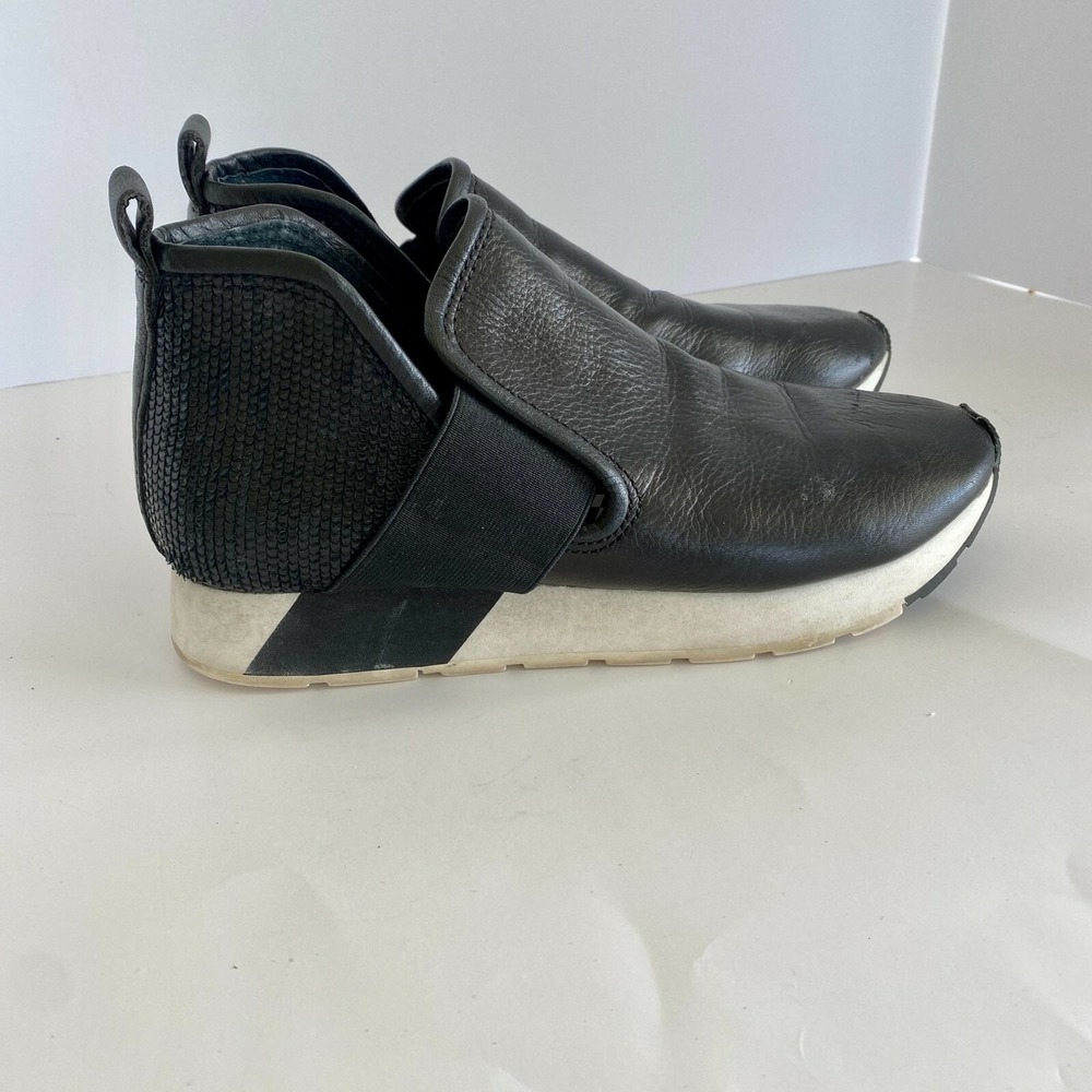 Dolce Vita Shoes Womens 7 Leather Ysabel Slip On Sneakers Black Sleek Ankle High